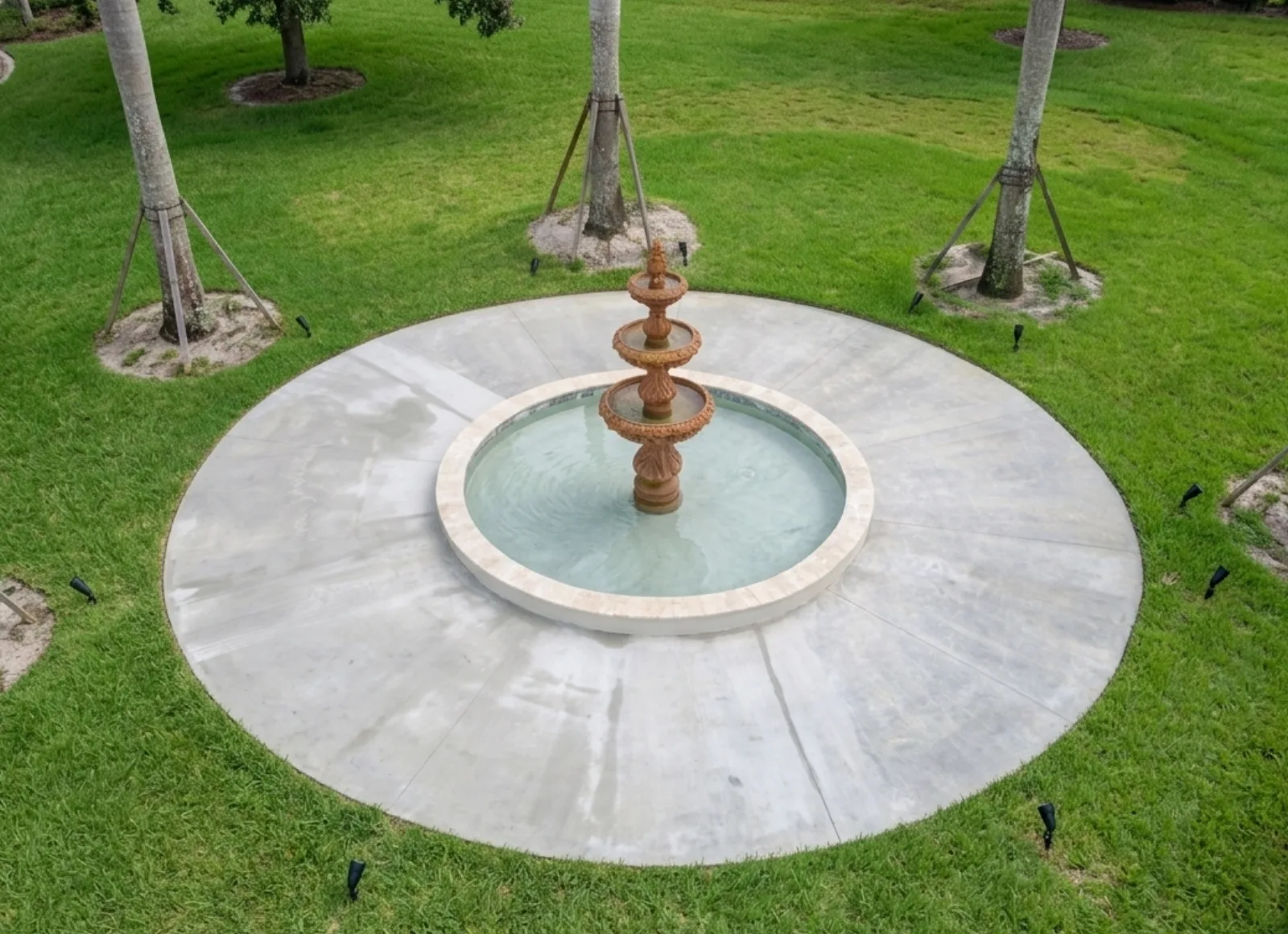 Stone water fountain and hardscape | FDS Pools